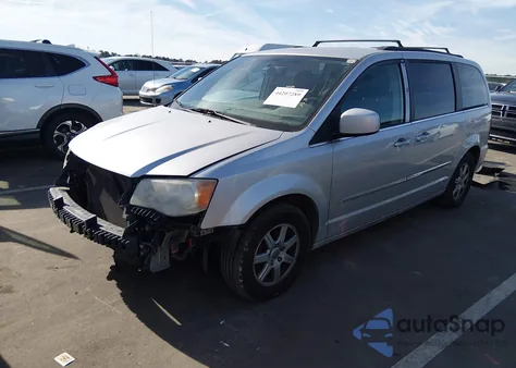 2012 Chrysler Town & Country Touring z USA, uszkodzony, nr VIN 2C4RC1BGXCR174831